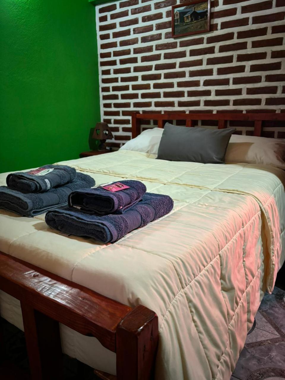Hostel Luna Country El Chalten Exterior photo